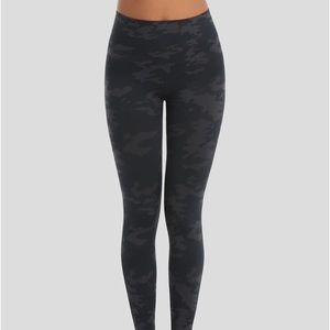EcoCare Seamless Leggings s/p NWT